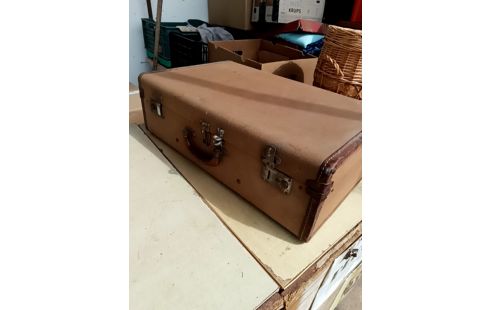 VALISE ANCIENNE RIGIDE