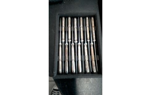 12 PETITS COUTEAUX  METAL  ARGENTE