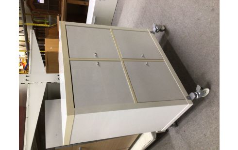 MEUBLE IKEA KALLAX 4 PORTES + ROULETTES