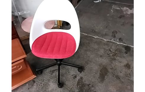 FAUTEUIL A ROULETTES