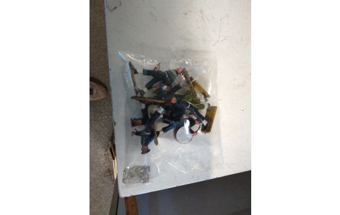 SOLDAT DÉFILÉ LE SACHET