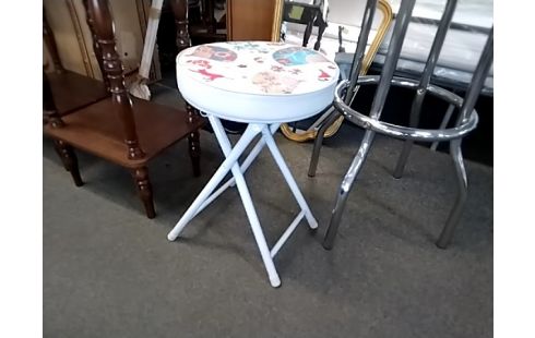 TABOURET BLANC EVENTAILS