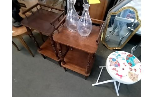 MEUBLE TÉLÉPHONE (MANQUE 1 MORCEAU)