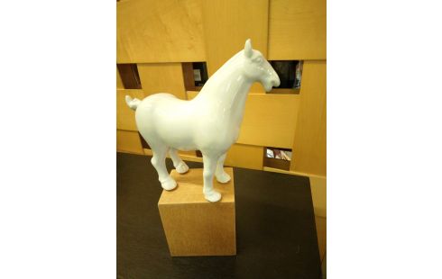 CHEVAL CERAMIQUE SUR SOCLE
