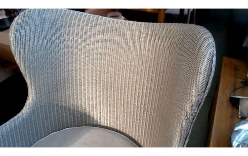 SILLÓN DE CUERO CLUB GRIS