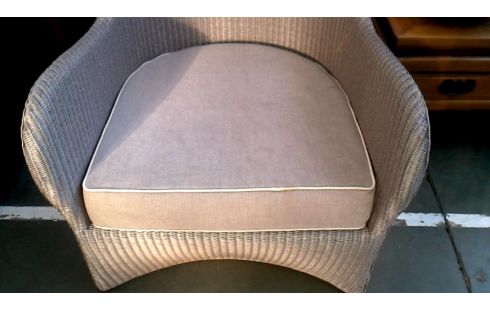 SILLÓN DE CUERO CLUB GRIS