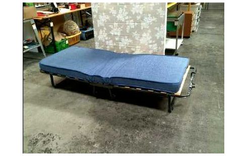 GÄSTEBETT KLAPPBAR ROLLEN <LIVARNO> BLAU