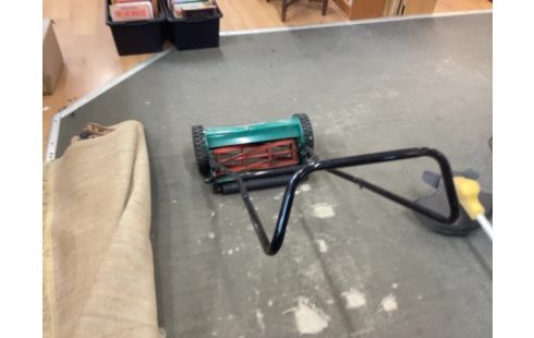 TONDEUSE A MAIN BOSCH AHM 38 G