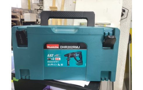 PERFORATEUR MAKITA DHR202RMJ 2 BATTERIES ET CHARGEUR AVEC MALETTE