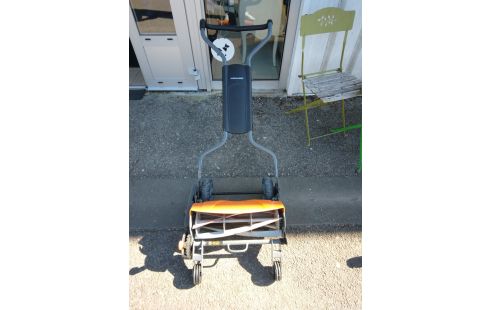TONDEUSE MECANIQUE FISKARS