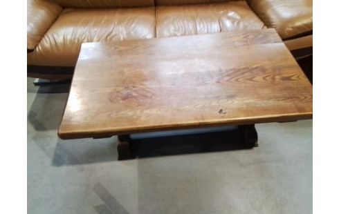 TABLE BASSE EN CHENE