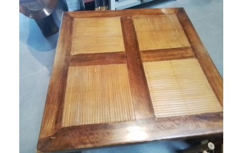 TABLE BASSE CARREE DESSUS BAMBOU