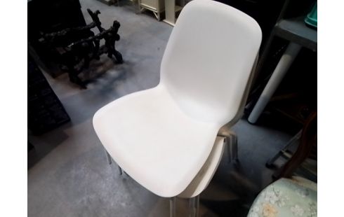 CHAISE PVC BLANCHE