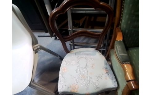 CHAISE DE STYLE TISSU FLEURI