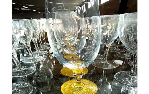 VERRES A CHAMPAGNE SOCLE PIED JAUNE