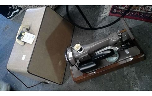 NÄHMASCHINE SINGER