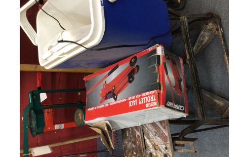 CRIC ROUGE AVEC BOITE