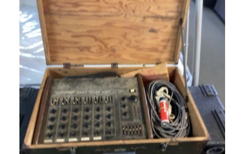 TABLE DE MIXAGE TRAYNOR 6400 MIXER AMP