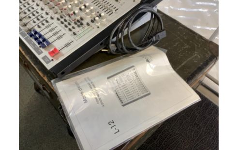 TABLE DE MIXAGE ALTO L 12 .