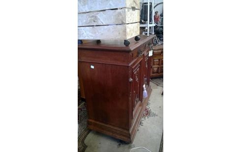 DRESSE EN CHENE SCUPTE 2 PORTES / 2 TIROIRS