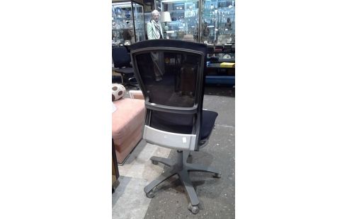 CHAISE DE BUREAU KNOLL SANS ACCOUD.