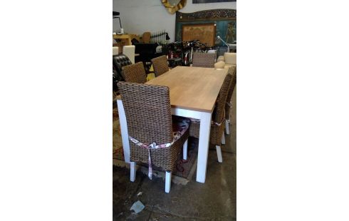 TABLE MODERNE + 6 CHAISES