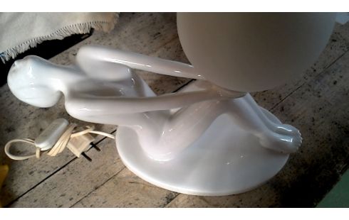 LAMPADAIRE BLANCHE PORCELAINE FEMME