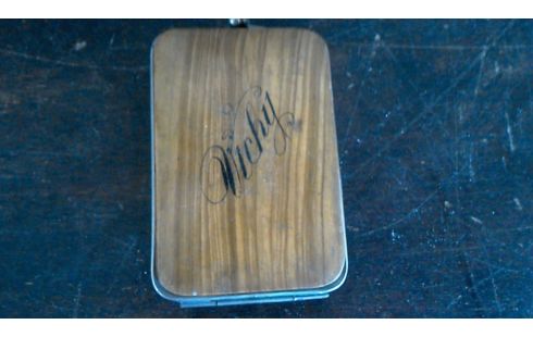 PORTE AIGUILLES EN  OLIVIER EP 1900