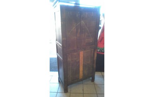 HÄNGESCHRANK