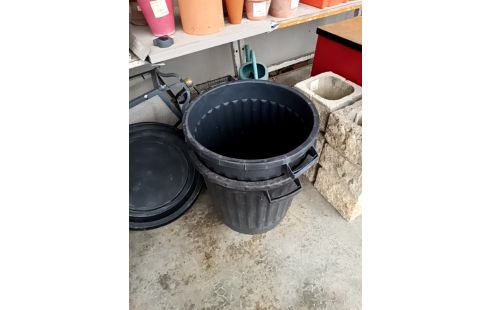 POUBELLE NOIRE 80 L