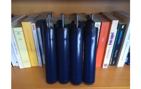 LOT DE 4 PIEDS LITS PLASTIQUE H22