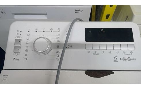 MACHINE A LAVER TOP WHIRLPOOL