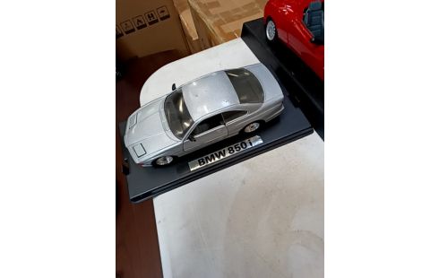 MAQUETTE VOITURE BMW 850I