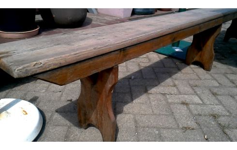 BANK GROOT MODEL HOUT