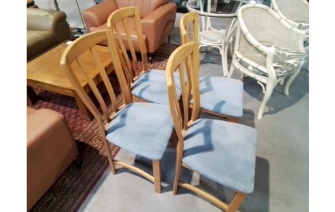 LOT DE 4 CHAISES DOSSIER HAUT ASSISE BLEU