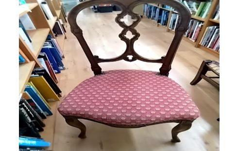 CHAISE ANCIENNE BOIS TISSU ROUGE FLEURS