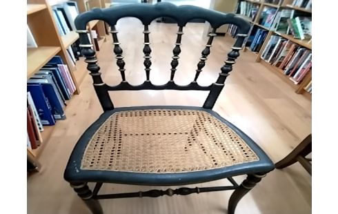 CHAISE ANCIENNE À BARREAUX VOUS ET CANNAGE