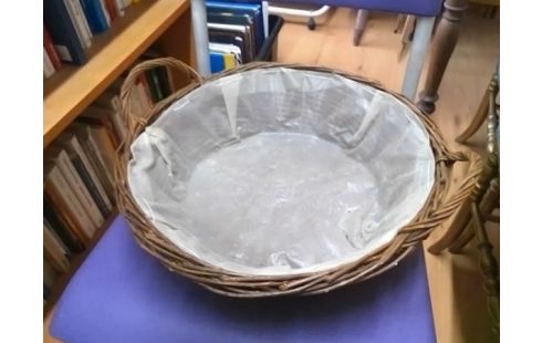 PANIER OSIER AVEC PLASTIQUE MM