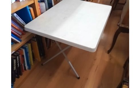 TABLE PLIANTE PLASTIQUE BLANCHE DE JARDIN