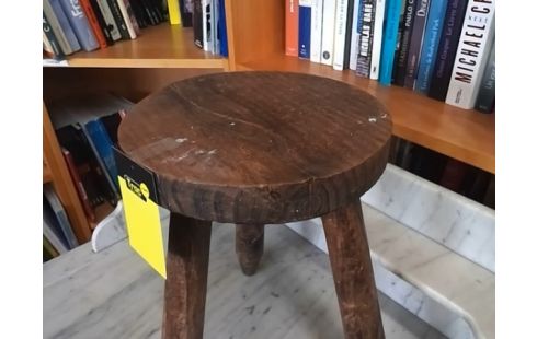 TABOURET EN BOIS