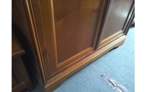 ARMOIRE 2P AVEC PENDERIE ET ETAGERES