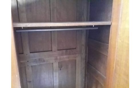 ARMOIRE 2P AVEC PENDERIE ET ETAGERES