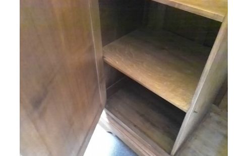 ARMOIRE 2P AVEC PENDERIE ET ETAGERES