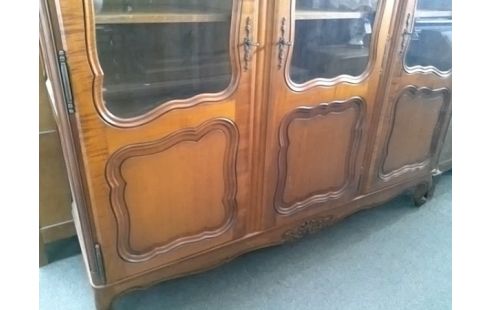 ARMOIRE 3P STYLE LOUIS XV (AVEC ETAGERE)