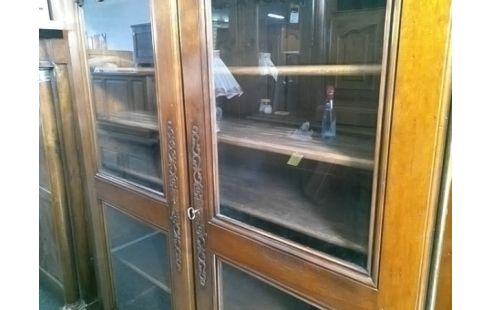 ARMOIRE 2P VITREES AVEC ETAGERES