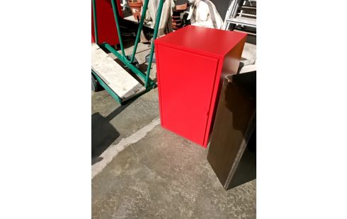 MEUBLE METAL ROUGE