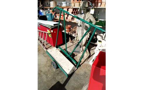 CHARIOT PORTE PLAQUES