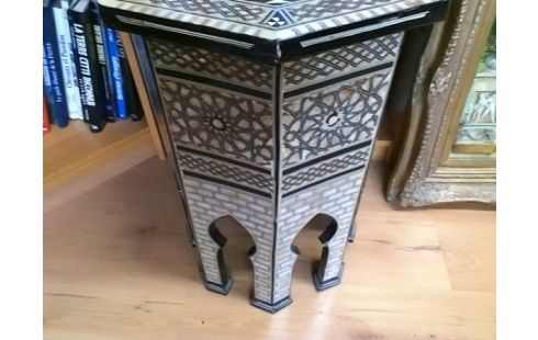 GUERIDON STYLE EGYPTIEN