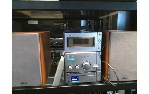CHAINE HIFI SONY CD/RADIO (TELECOMMANDE ET ANTENNE RADIO)
