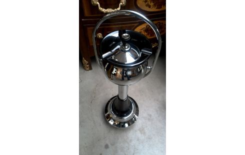ASCHENBECHER IM VINTAGE-STIL CHROM